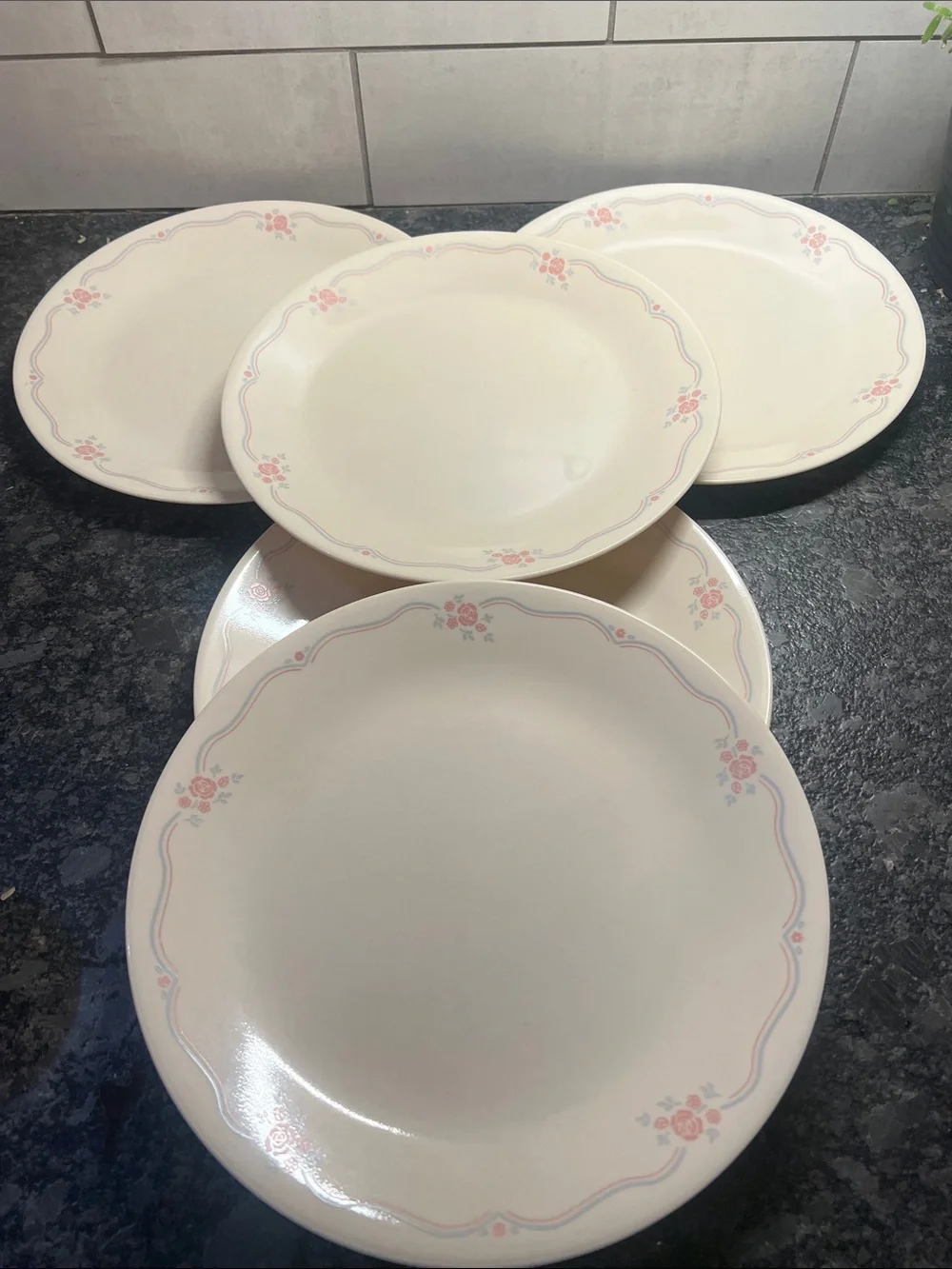 ENGLISH BREAKFAST CORELLE Cream Floral Rim Dinner Plates - Set of 5.